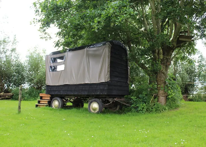 ラグジュアリーテント Olivian Schoonrewoerd